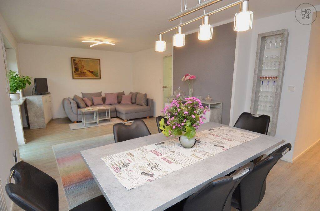 Neu renoviertes, hübsch möbliertes kleines Haus mit Terrasse in Gersthofen – Gersthofen – Vorschaubild 9