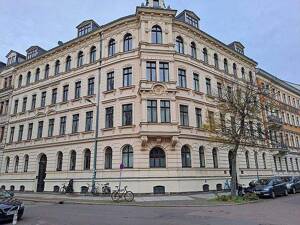 Verkauf von 2 vollvermieteten Wohn- und Geschäftshäusern