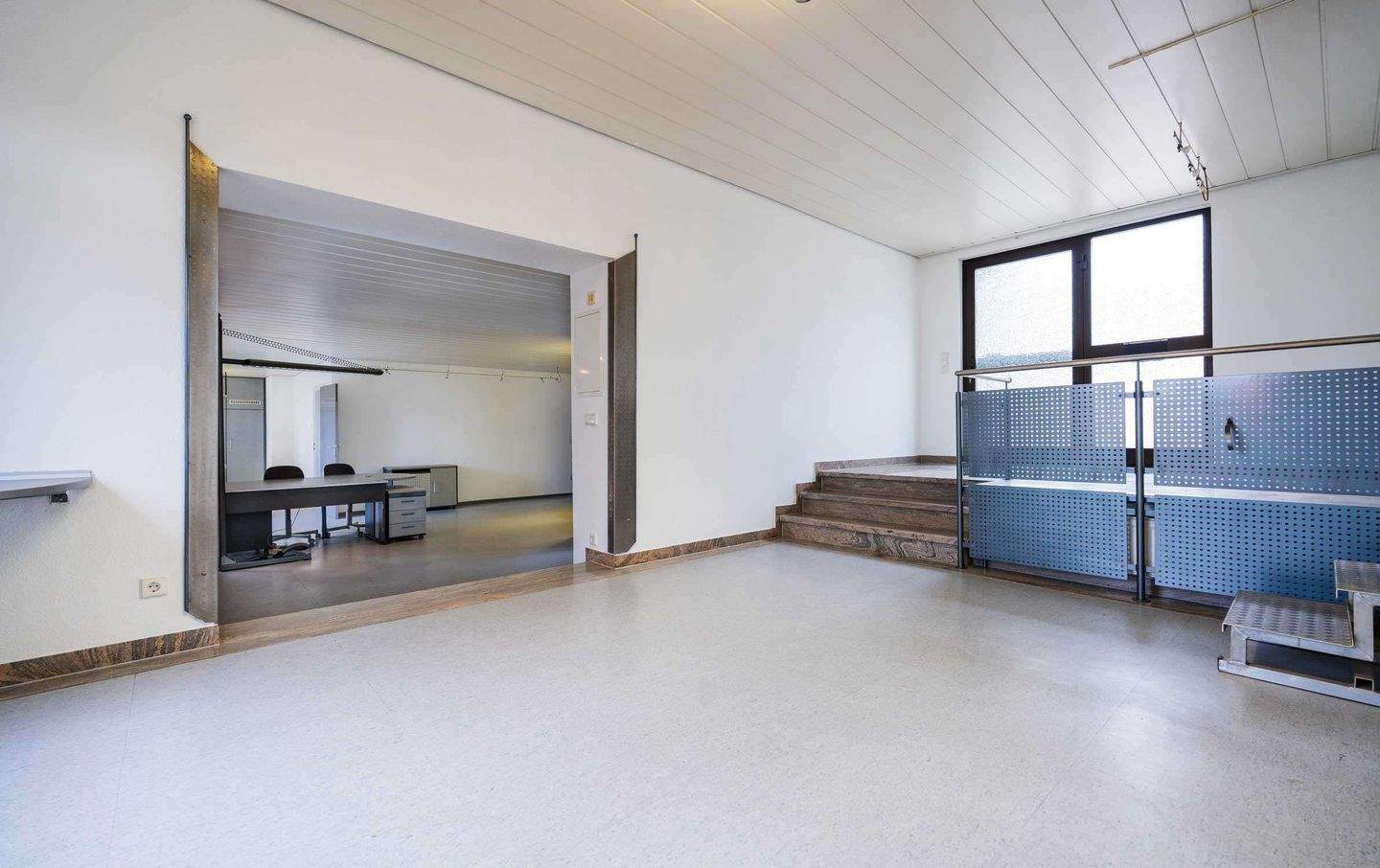 PROVISIONSFREI: Flexibles Wohnkonzept, Einfamilienhaus mit attraktiver Büro-/ Einliegerwohnung – Pfedelbach – Bild 1 von 9
