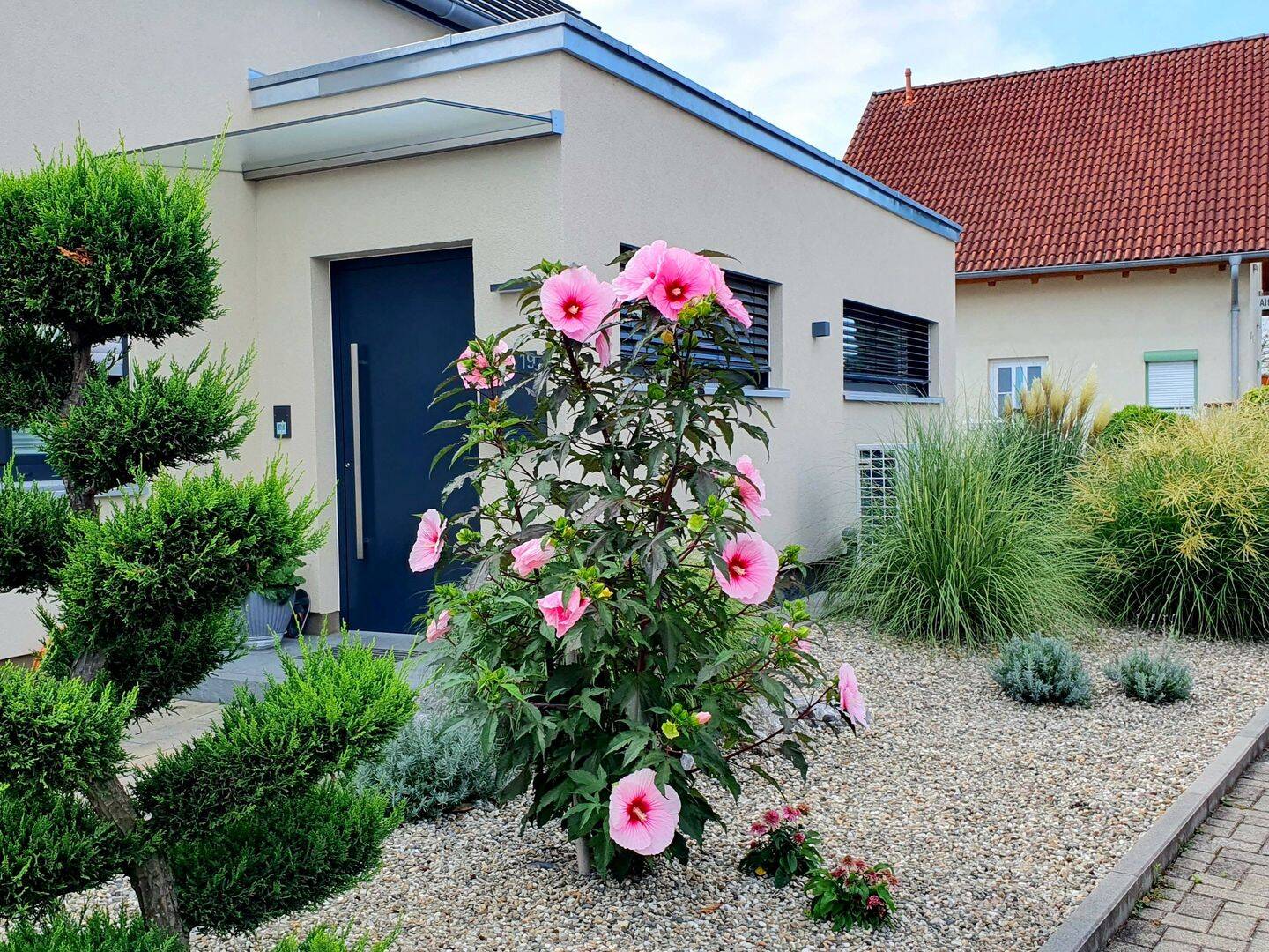 NEU – hochwertiges Architektenhaus für gehobene Ansprüche – KEINE Maklergebühren!!! – Lingenfeld – Bild 1 von 6