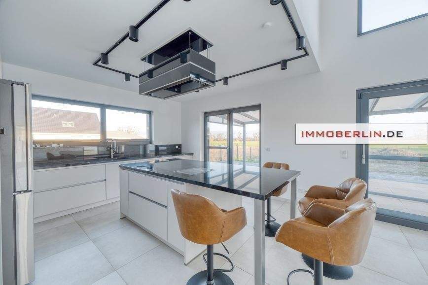 IMMOBERLIN.DE - Toplage für den Weitblick! Exquisites Energieeffizienzhaus in neuwertigem Zustand – Trebbin – Bild 1 von 9