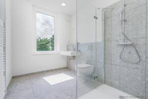 Kernsanierter 3-Zimmer-Altbau in Berlin-Köpenick: Erstbezug mit Wohnküche, Tageslichtbad und Balkon – 12555 Berlin – Vorschaubild 6