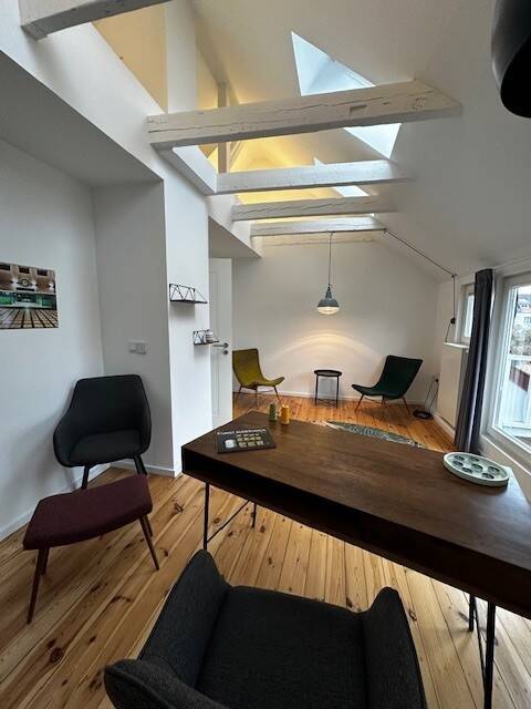 Modernes Einfamilienhaus mit Terrasse und privatem Gartenanteil in Berlin-Westend – Berlin – Vorschaubild 2