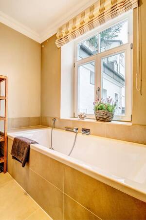 Möbliert: Begehrte Wohnlage - sehr schöne Altbau-Wohnung – 80799 München – Vorschaubild 9