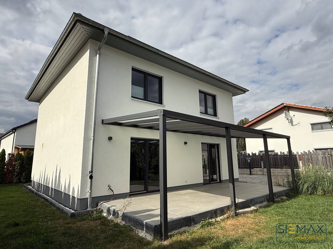 freie Stadtvilla in zentraler Lage von Münchsmünster zu verkaufen – Münchsmünster – Bild 1 von 9