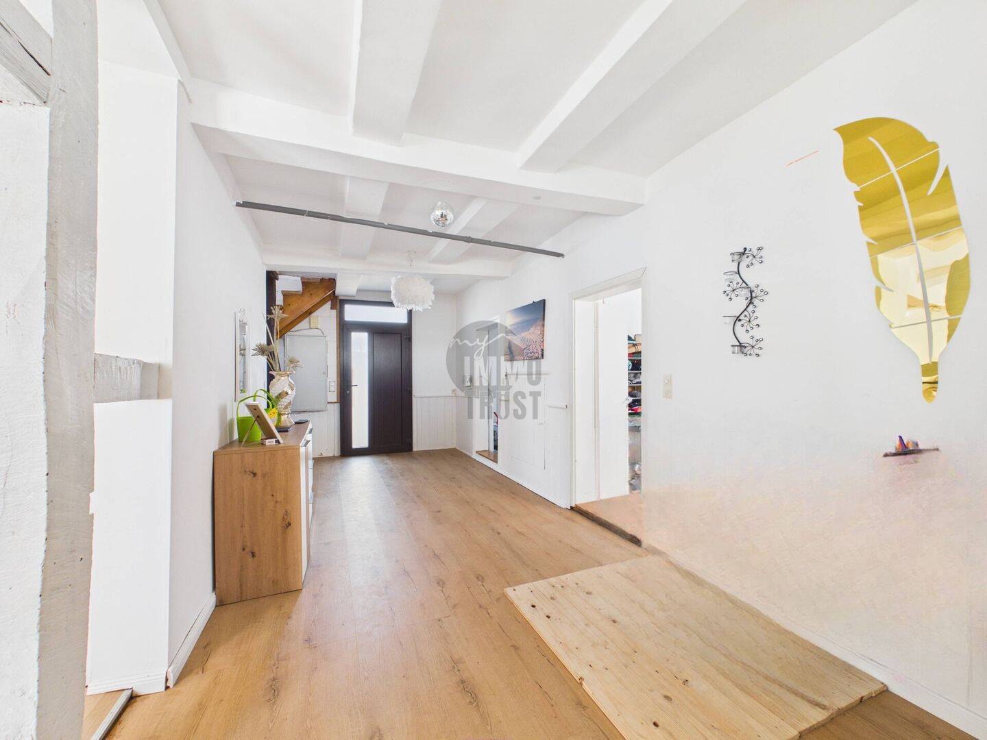 Einfamilienhaus mit Baugenehmigung für 2 WE auf großem sonnigen Grundstück! – Bad Salzdetfurth – Vorschaubild 4