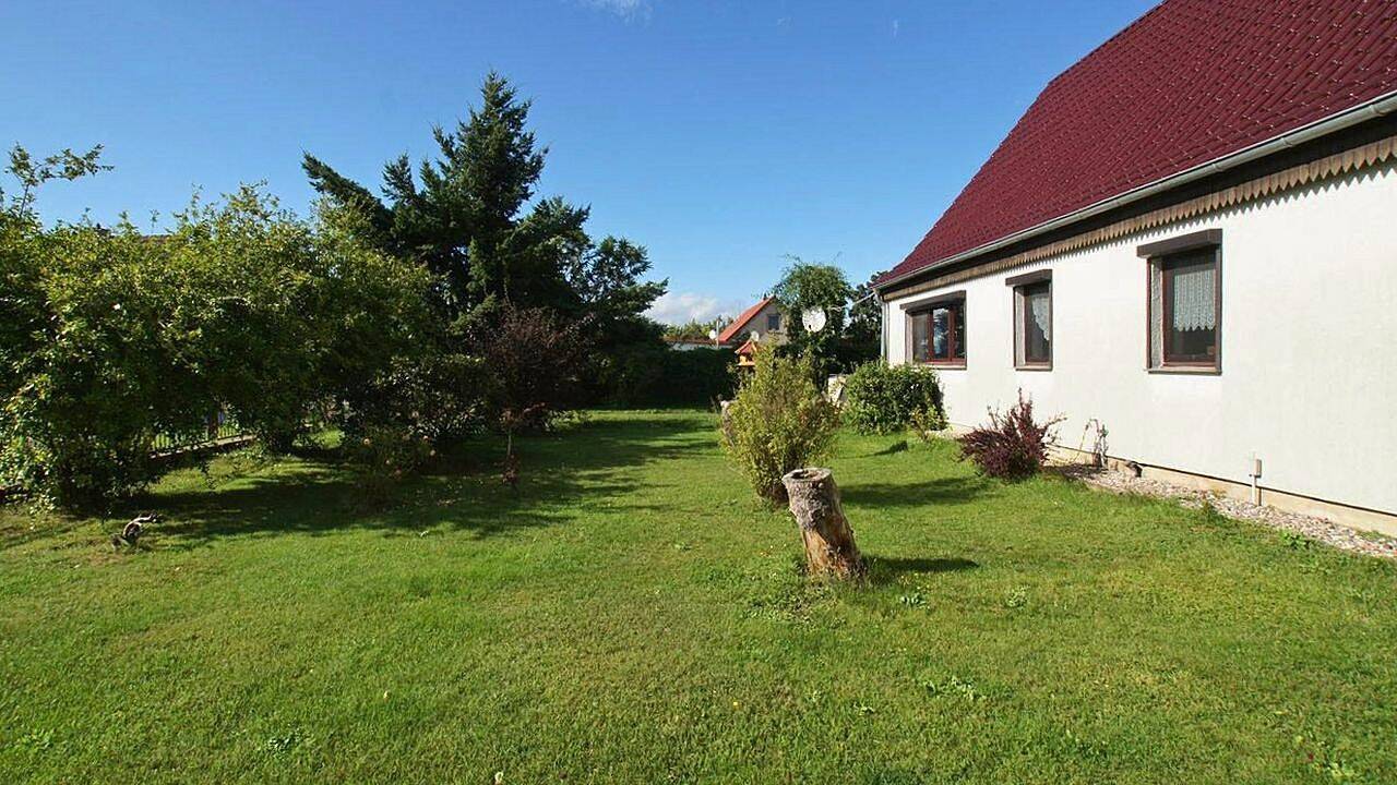 Schönes Einfamilienhaus auf großem Grundstück in ruhiger Lage des Heckelberger Ortsteils Brunow – Heckelberg-Brunow – Vorschaubild 5