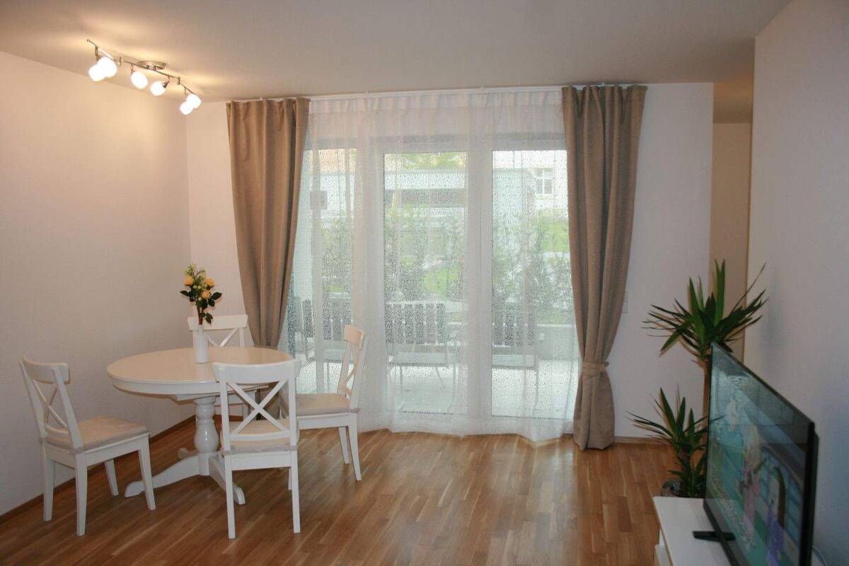 Die schöne Wohnung am Dreisam – 79102 Freiburg im Breisgau – Bild 1 von 9