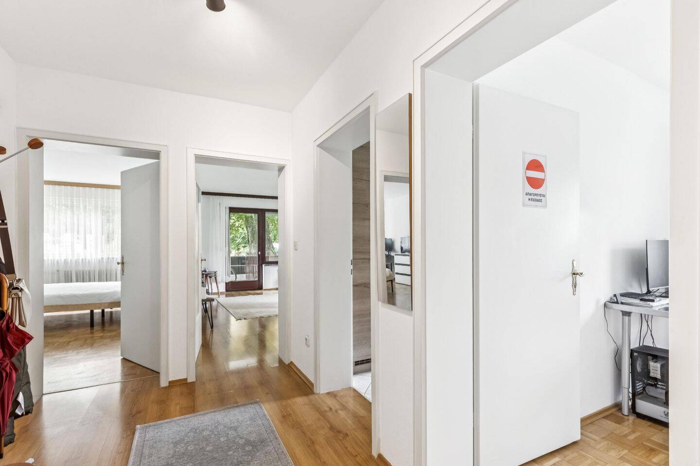Gut geschnittene Wohnung in attraktiver Lage von Solln als Kapitalanlage oder Selbstbezug – München – Vorschaubild 2