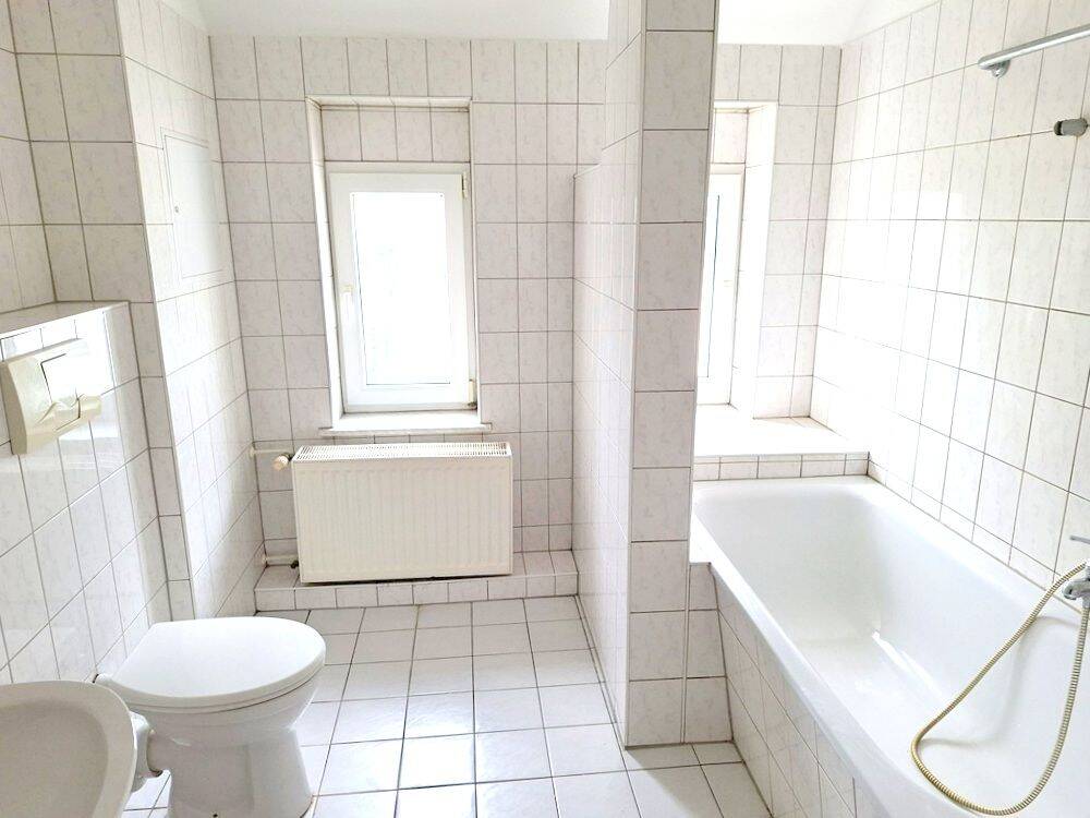 !! 3-Zimmer-Dachgeschosswohnung mit Laminat !! – Chemnitz – Vorschaubild 4