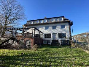 Mehrfamilienhaus in Essen-Haarzopf mit Hinterland - Potenzial vorbehaltlich behördlicher Genehmigung