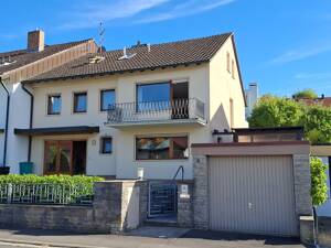 Familienfreundliches Haus mit großzügigem Raumangebot in Würzburg Heidingsfeld, auch WG geeignet