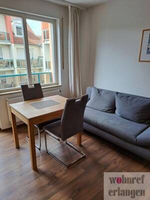 Möblierte 2-Zimmer-Wohnung mit Balkon in zentraler Lage