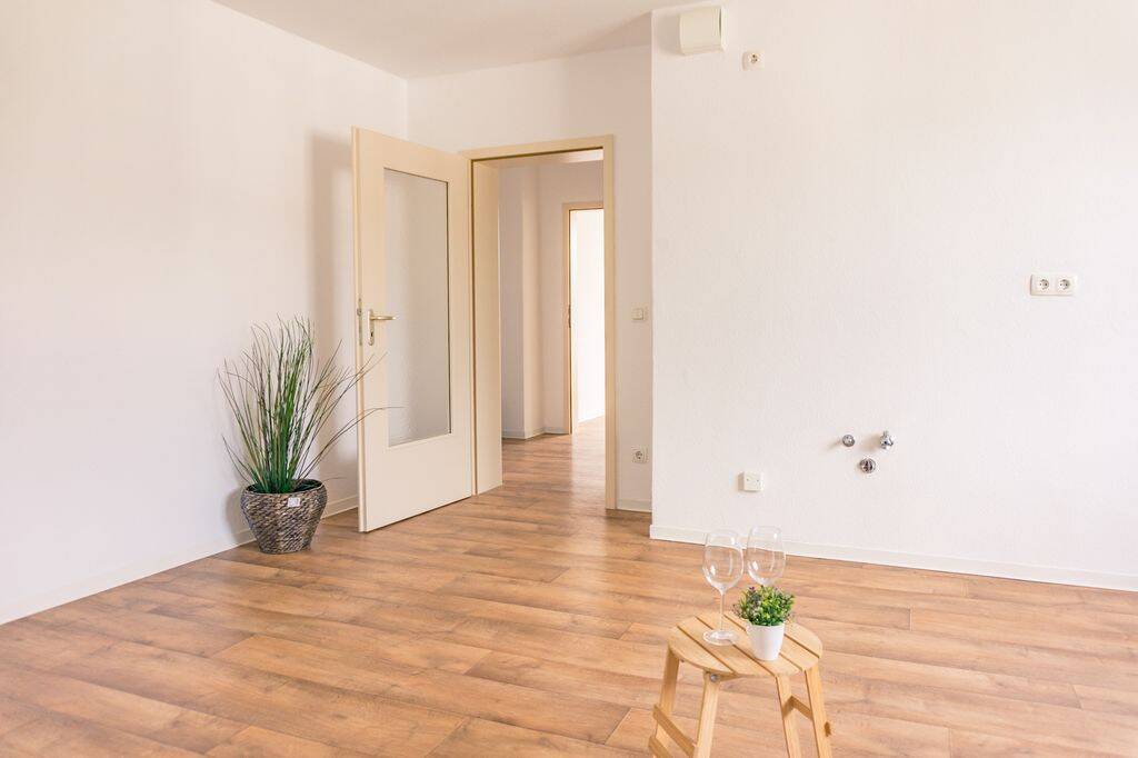 Attraktive 2-Raum-Wohnung im Altbau mit Balkon – Chemnitz – Vorschaubild 6