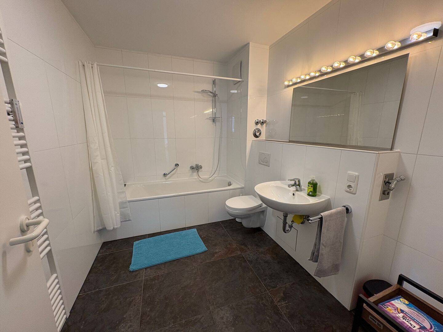 Modern möblierte, sonnige 2-Zimmer-Loftwohnung mit Dachterrasse inkl. NK – München – Vorschaubild 9
