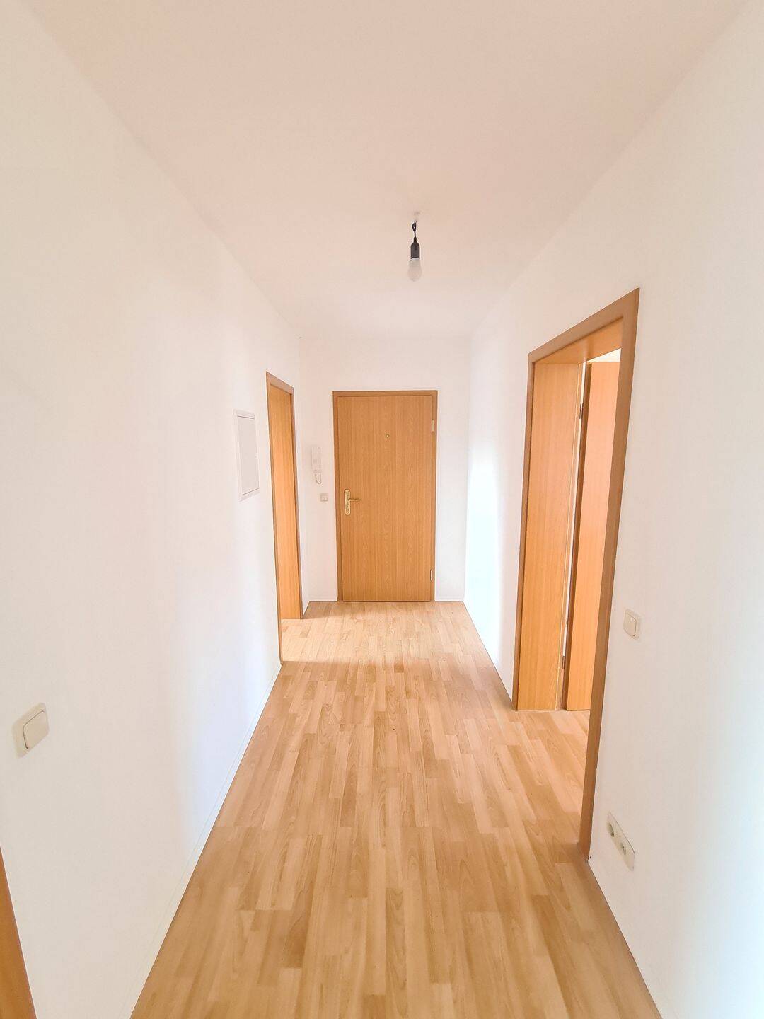 Charmante 3-Zimmer-Wohnung in Chemnitz mit Balkon – Chemnitz – Vorschaubild 3