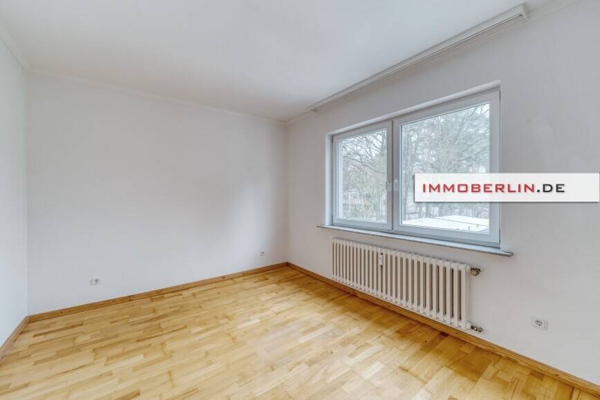 IMMOBERLIN.DE - Charmante 3-Zimmer-Wohnung mit Sonnenbalkon nahe Mexikoplatz – Berlin – Vorschaubild 3