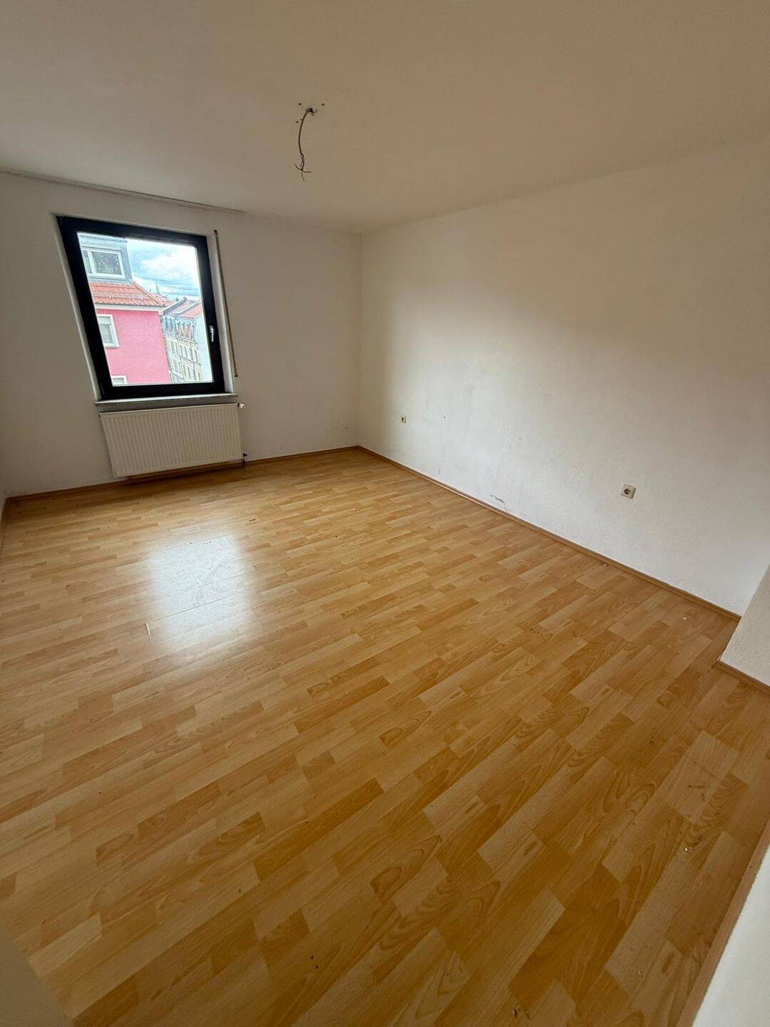Zentral Wohnen mit Balkon – Nürnberg – Vorschaubild 2