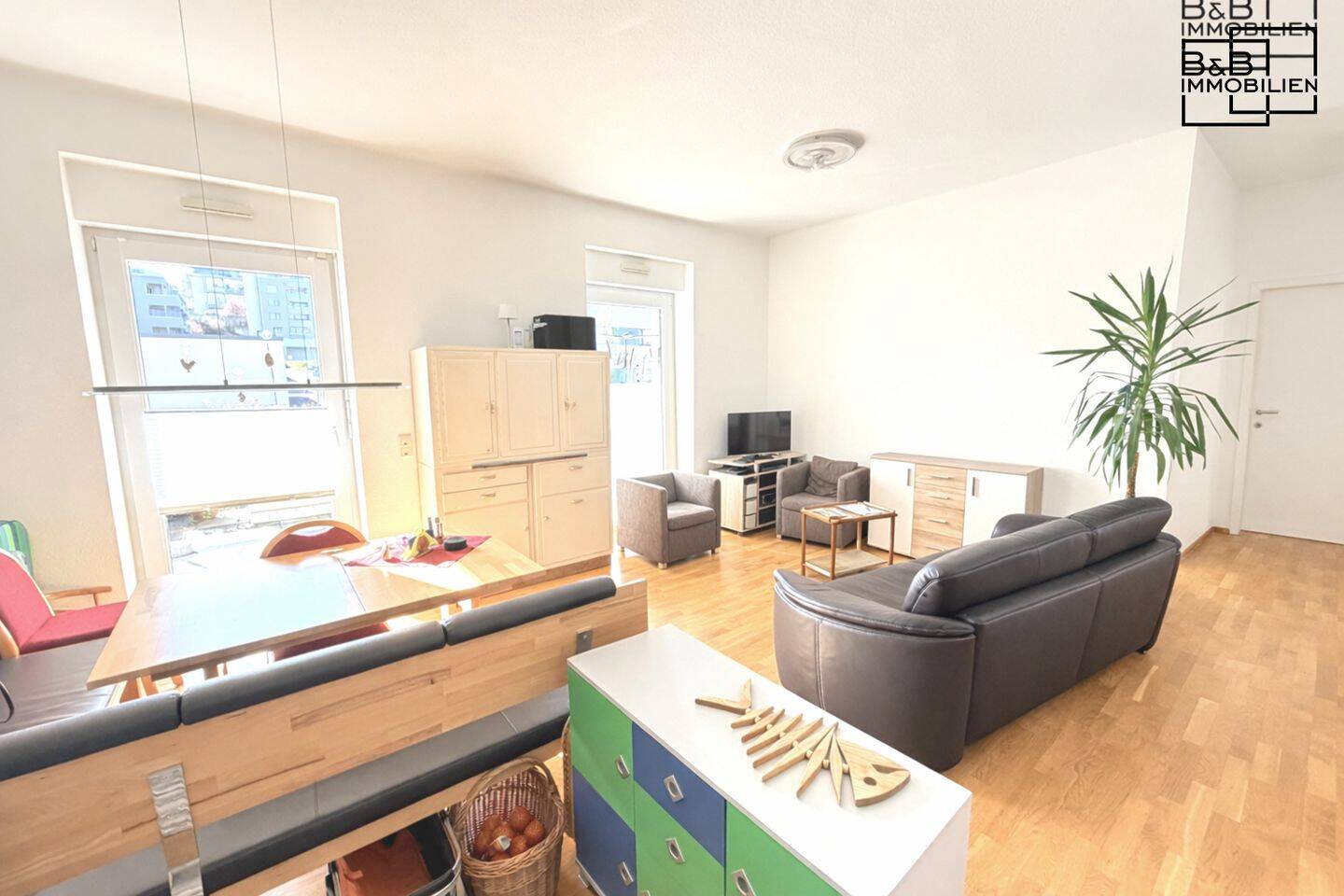 B & B Immobilien: Stilvolle 3-Zimmer-Wohnung mit Terrasse und moderner Ausstattung
