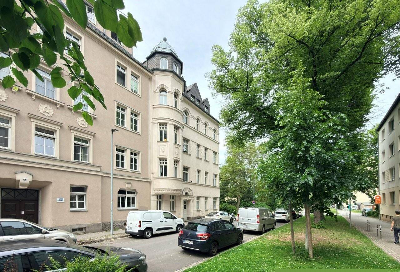 Erstbezug nach Sanierung! WG-geeignet + Wohnen am Campus... 2 Zimmer + EBK + Balkon + Bad mit Wanne + Gäste-WC+ schöner Garten – Chemnitz – Bild 1 von 9