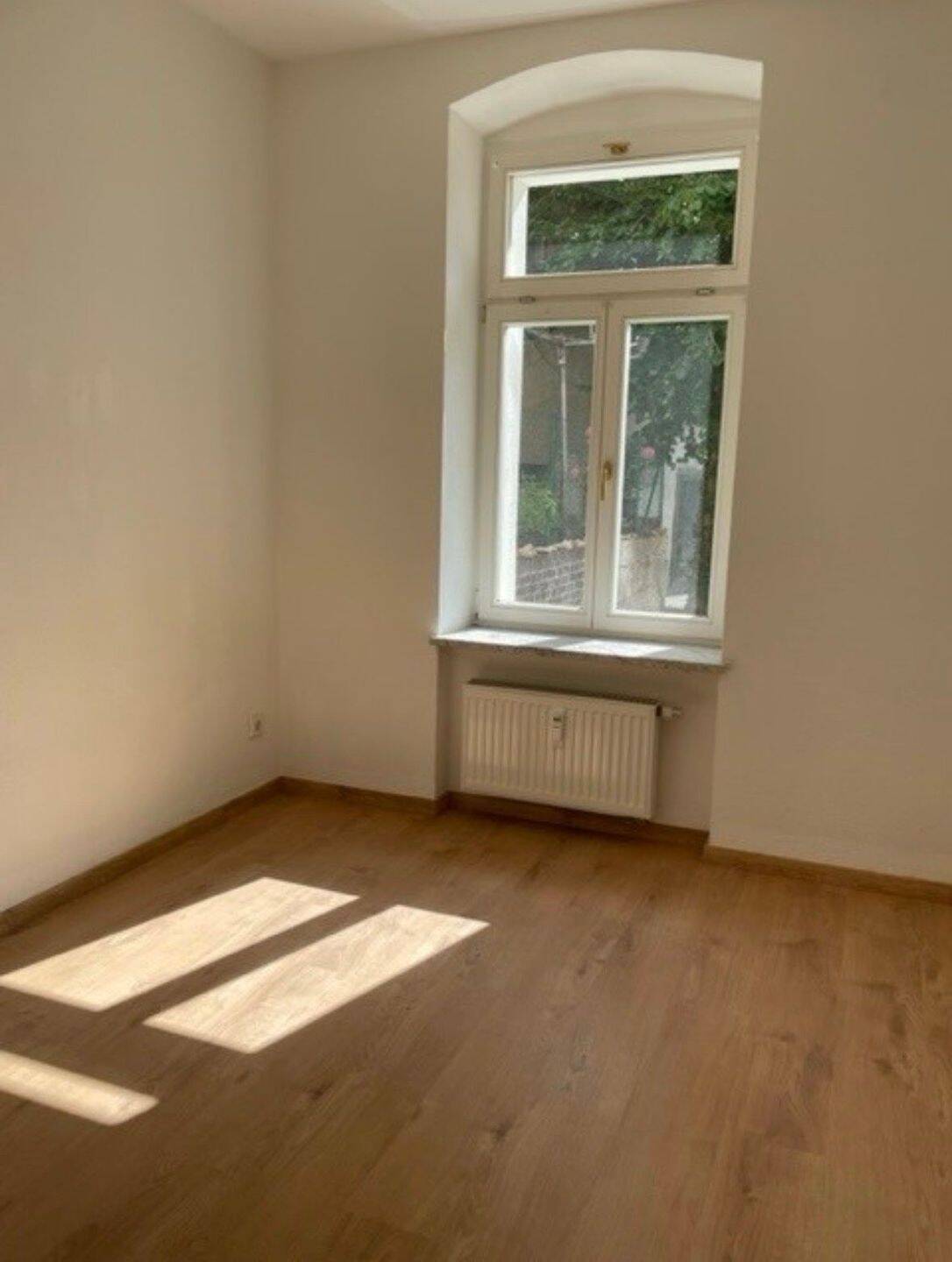 61qm | renoviert | Balkon | Parkett | zentrumsnah | Stellplatz – Chemnitz – Vorschaubild 4