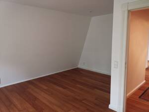 Traumhafte Dachgeschosswohnung mit Balkonen und hervorragender Ausstattung in ruhiger Lage – 22391 Hamburg – Vorschaubild 6