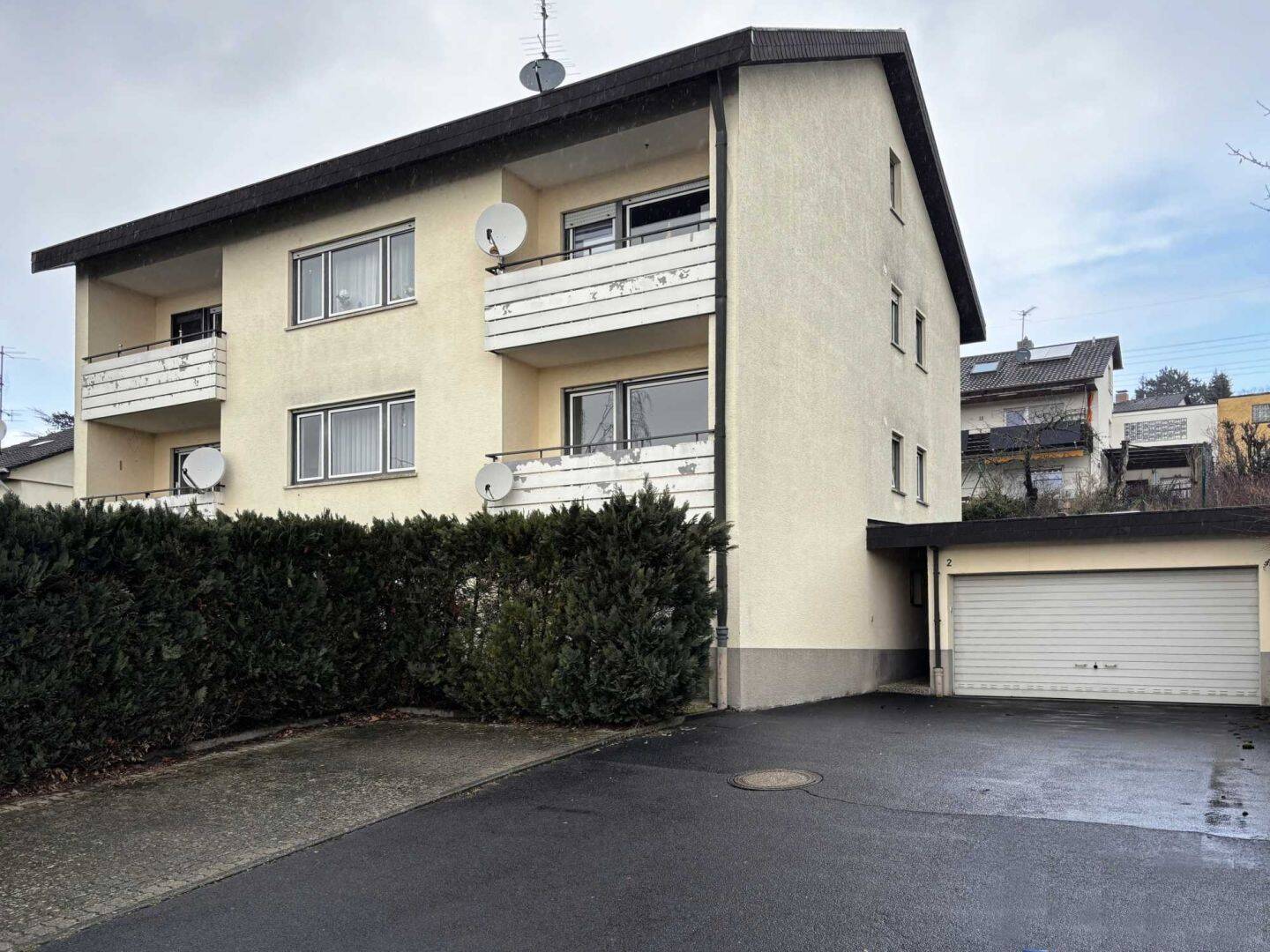Würzburg: Mehrfamilienhaus mit Potential – Würzburg – Vorschaubild 2