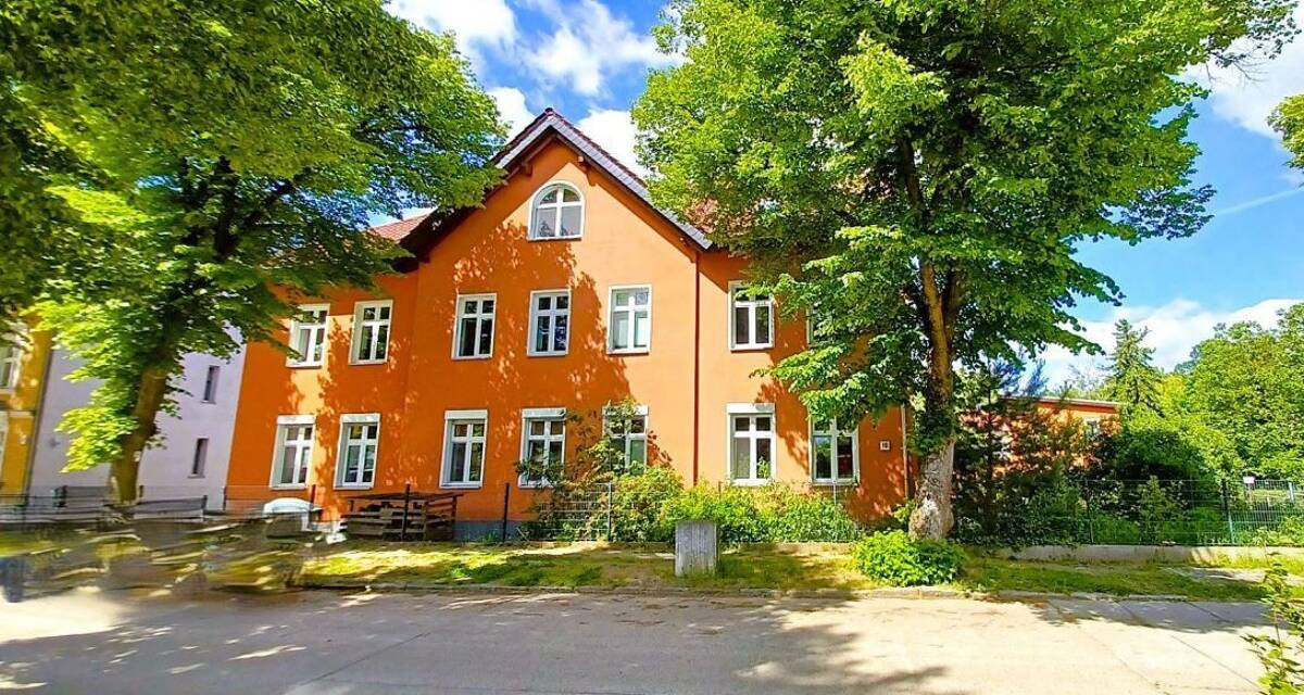 Saniertes Mehrfamilienhaus und 2 EFH/1 davon bezugsfrei - Aufgeteilt - in naturnaher Lage – 15562 Rüdersdorf bei Berlin – Bild 1 von 9