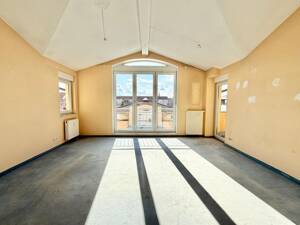 Lichtdurchflutetes 3-Zimmer-Penthouse mit Dachterrasse und TG-Stellplatz – 1309 Dresden – Vorschaubild 3