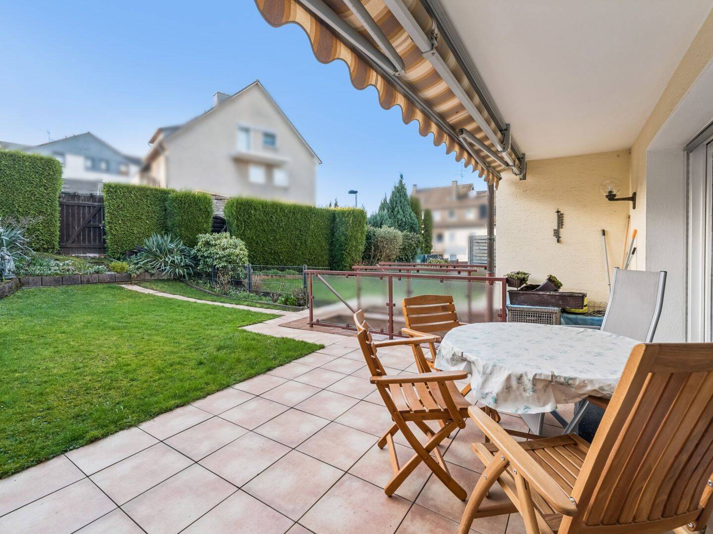 Familienfreundliches Reihenhaus in Solingen Wald - 149 m² Wohnfläche, 2 Bäder, Garage, top gepflegt – Solingen – Bild 1 von 9