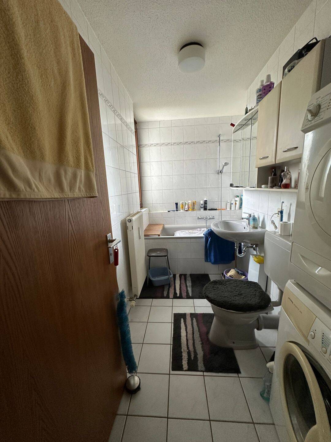 Gefragte Lage in Nürnberg-Worzeldorf: Sehr gepflegte 4,5-Zimmer-Wohnungen im 1. und 2. Obergeschoss – Nürnberg – Vorschaubild 3