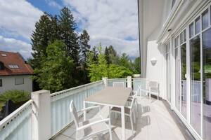 Ruhige 4-Zimmer-DG-Wohnung mit 2 Bädern, 2 Balkonen + Galerie in Waldtrudering – 81827 München – Vorschaubild 2