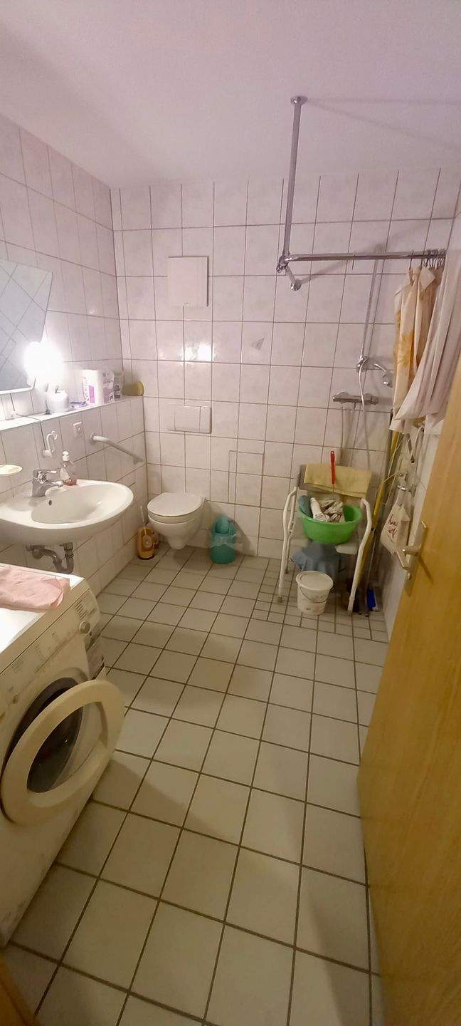 Barrierefreie 2 Zi-ETW mit XXL-Auto-Stellplatz – Pforzheim – Vorschaubild 7
