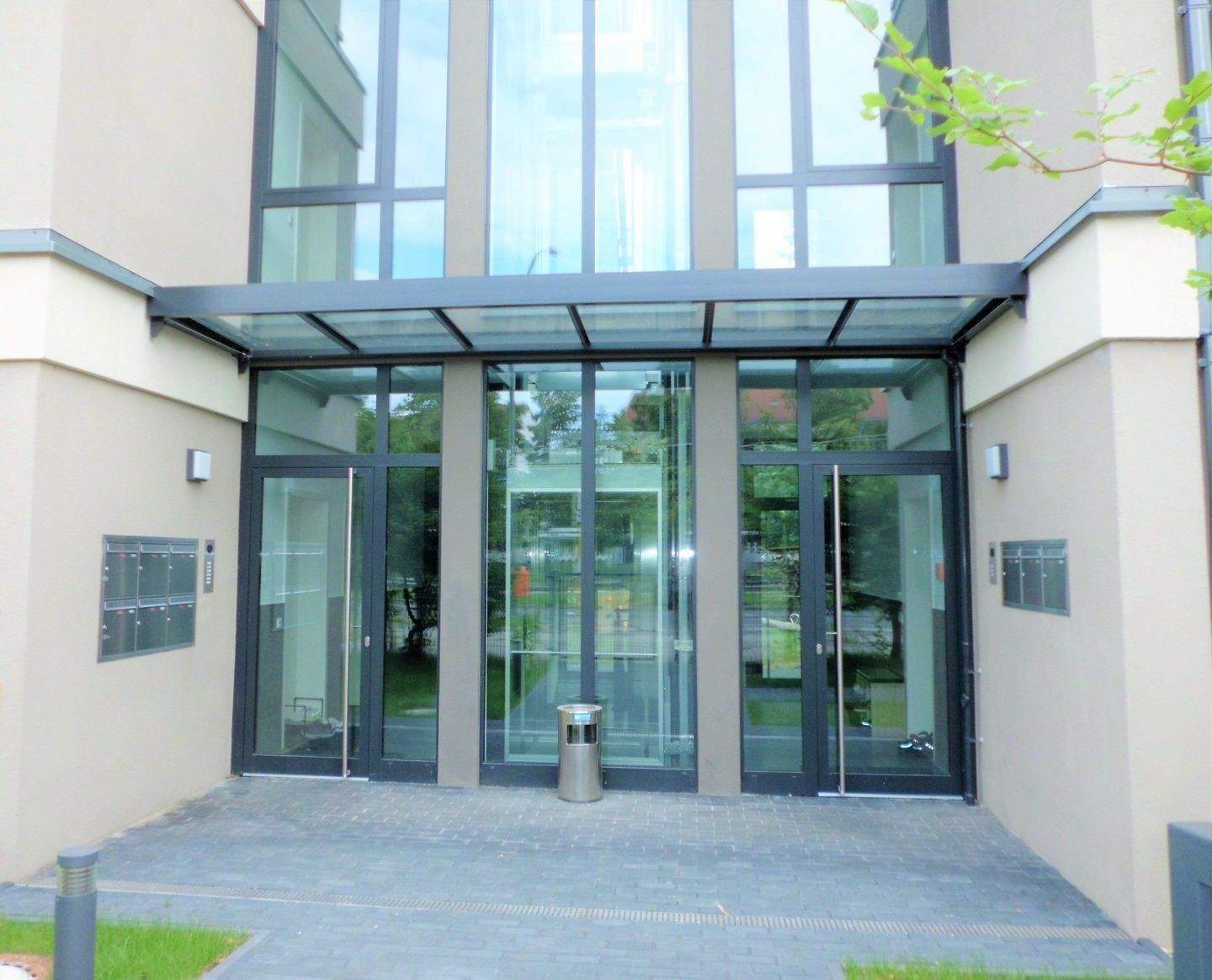 FREI AB ERSTEN JULI***In Wassernähe! Altersgerechte Zweizimmerwohnung mit EBK, Balkon, Fahrstuhl, Fußbodenheizung und Kammer! – Berlin – Vorschaubild 3