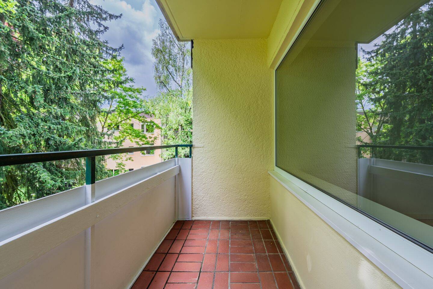 Modern sanierte 1-Zimmer-Wohnung mit Balkon in ruhiger Lage – Berlin – Vorschaubild 3