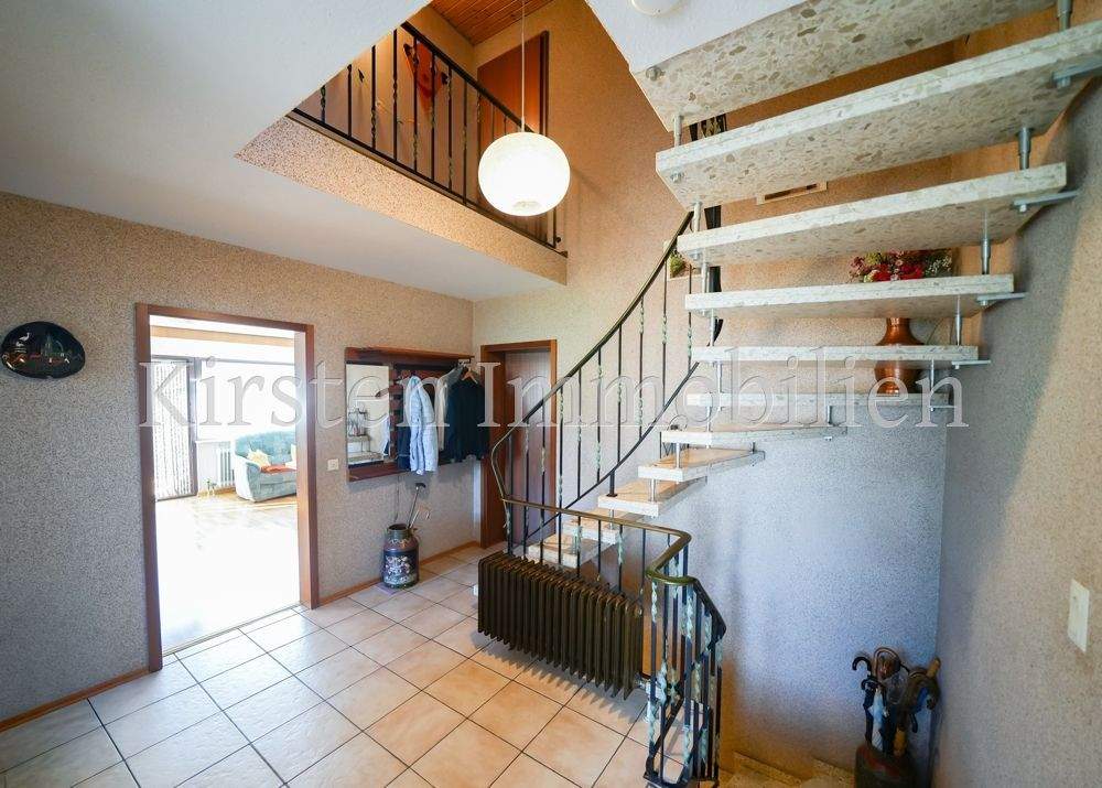 Rangendingen: Gepflegtes Einfamilienhaus mit Loggia, Freisitz und großem Familiengrundstück – Rangendingen – Vorschaubild 9