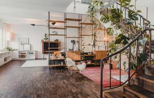 Wo Stadtleben auf Natur trifft: Exklusive Remise mit Loft-Charme