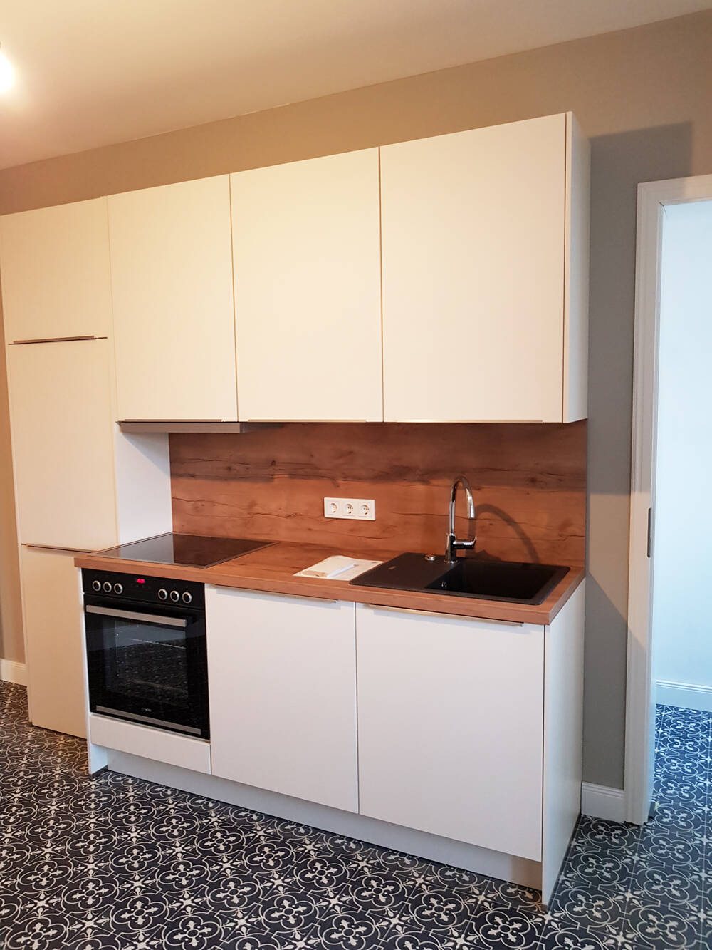 Sonnige - Großzügige Altbau 3 Zimmer Whg, 4 Min. Fußweg zur Uni, WG geeignet – Kassel – Vorschaubild 2