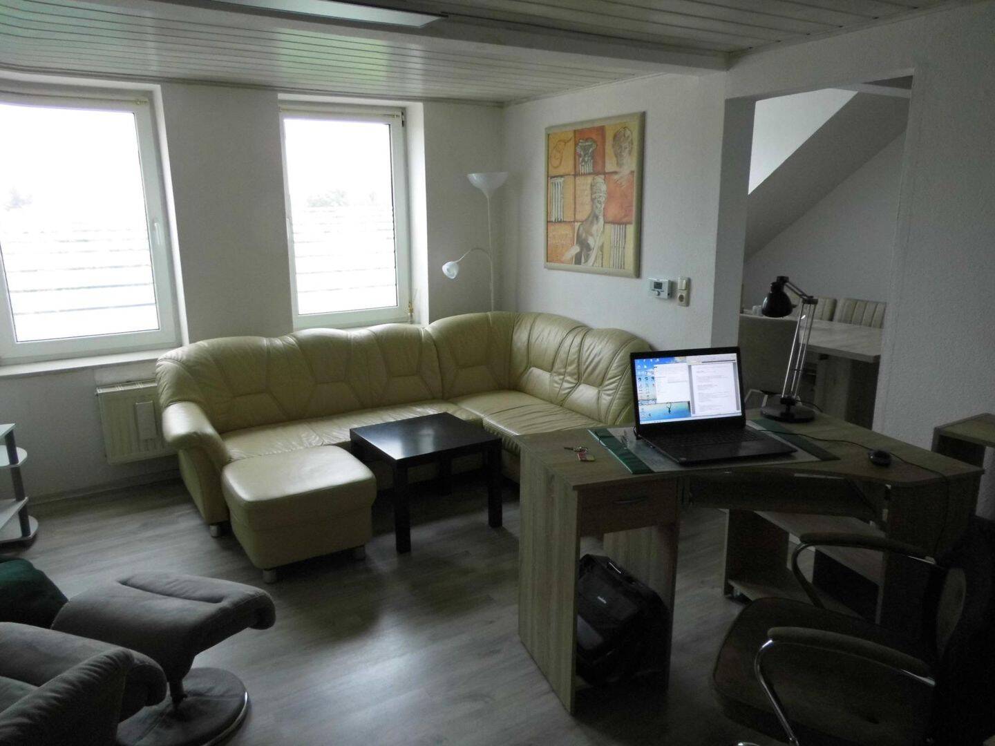 3-Zimmer-Wohnung mit Einbauküche im 3.OG (DG) in ruhiger Randlage - mit Blick auf das Landesgartenschaugelände! Garte...