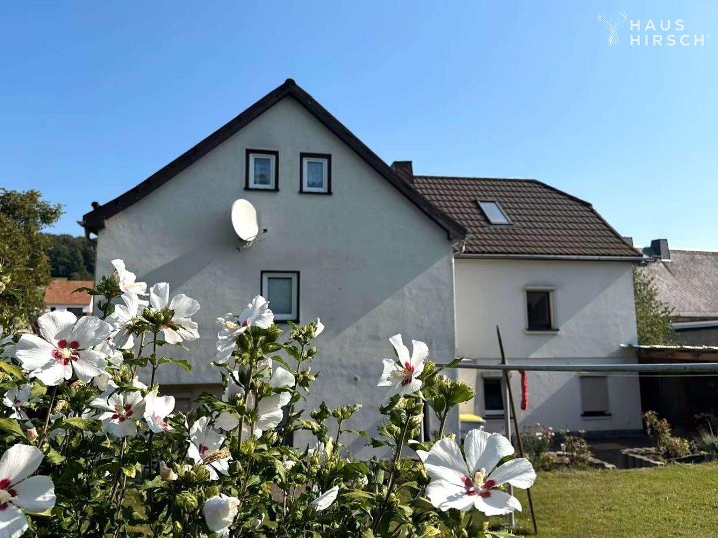 Großzügiges Einfamilienhaus mit Ausbaureserve und schönen Garten – Steinigtwolmsdorf – Bild 1 von 9