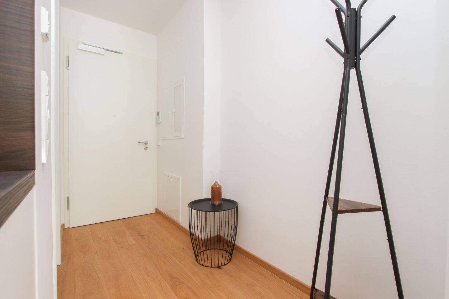 Praktisch möbliertes 1-Zimmer-Apartment mit Loggia – München – Vorschaubild 6