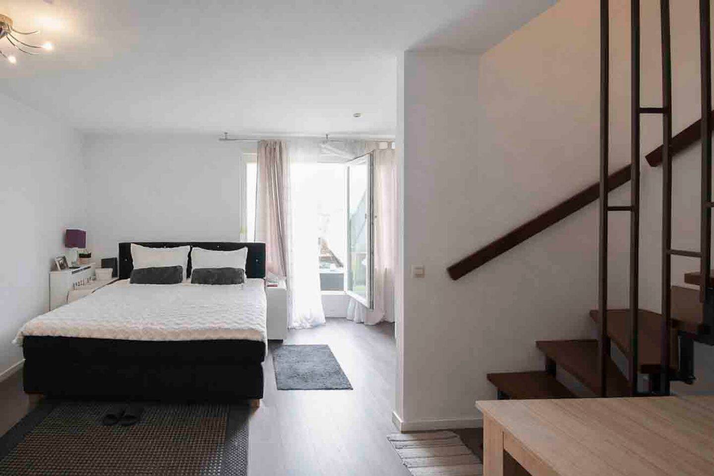 Attraktive Maisonette-Wohnung mit Aufzug und zwei Dachterrassen in Obertürkheim – Stuttgart – Vorschaubild 3