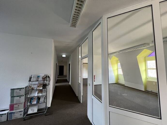 Gefragte Büro- und Praxisfläche in der Hallplatz-Galerie!
