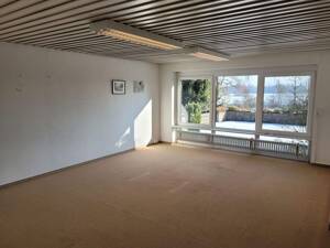 Exklusives Einfamilienhaus auf großem, terrassenförmig angelegtem Grundstück mit traumhaftem Ausblick in einzigartiger Lage von Fürth Vach – 90768 Fürth – Vorschaubild 8