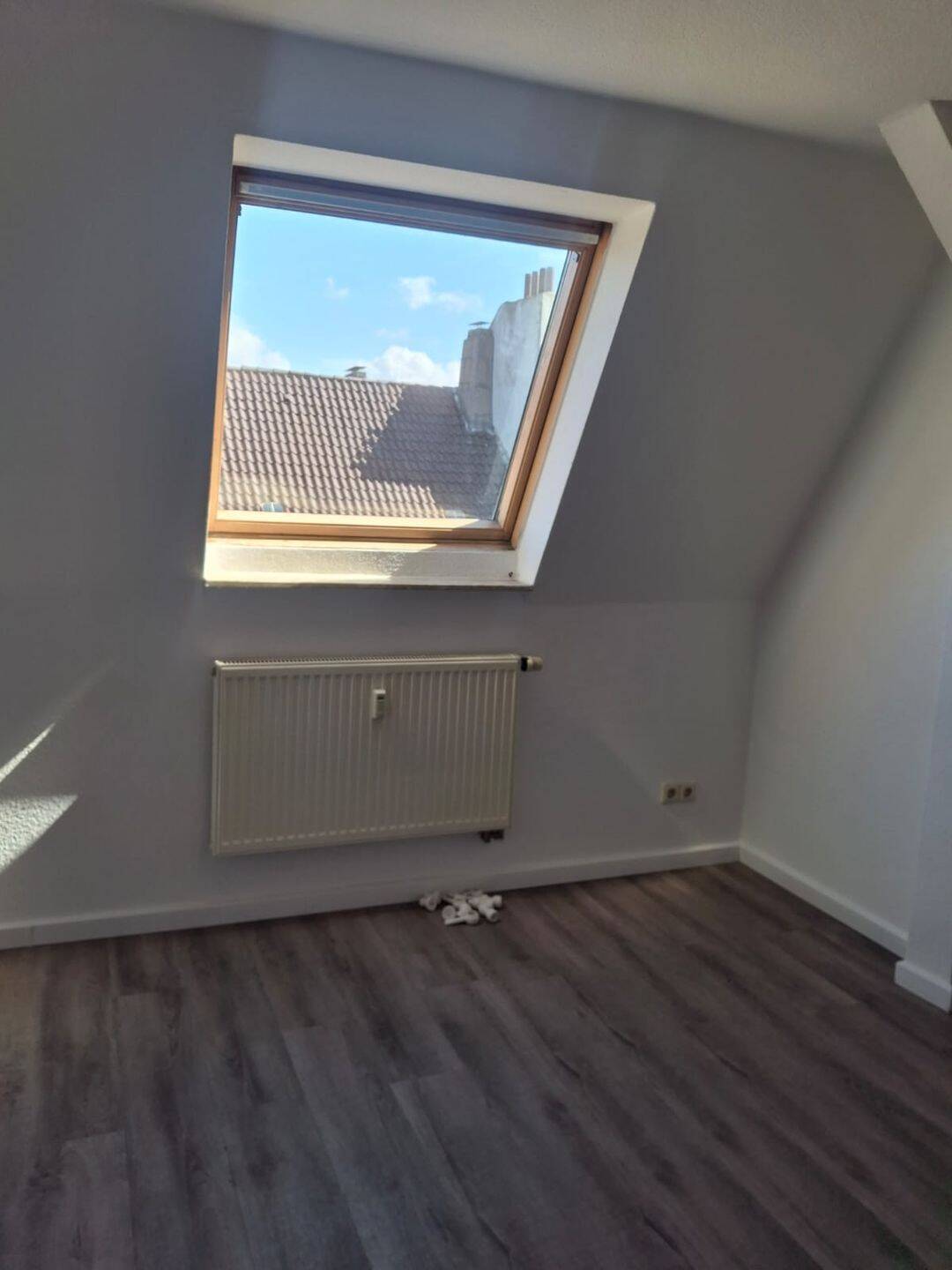 Schöne helle 2 ZKB mit Einbauküche im 4.OG zu vermieten – Bremerhaven – Vorschaubild 7