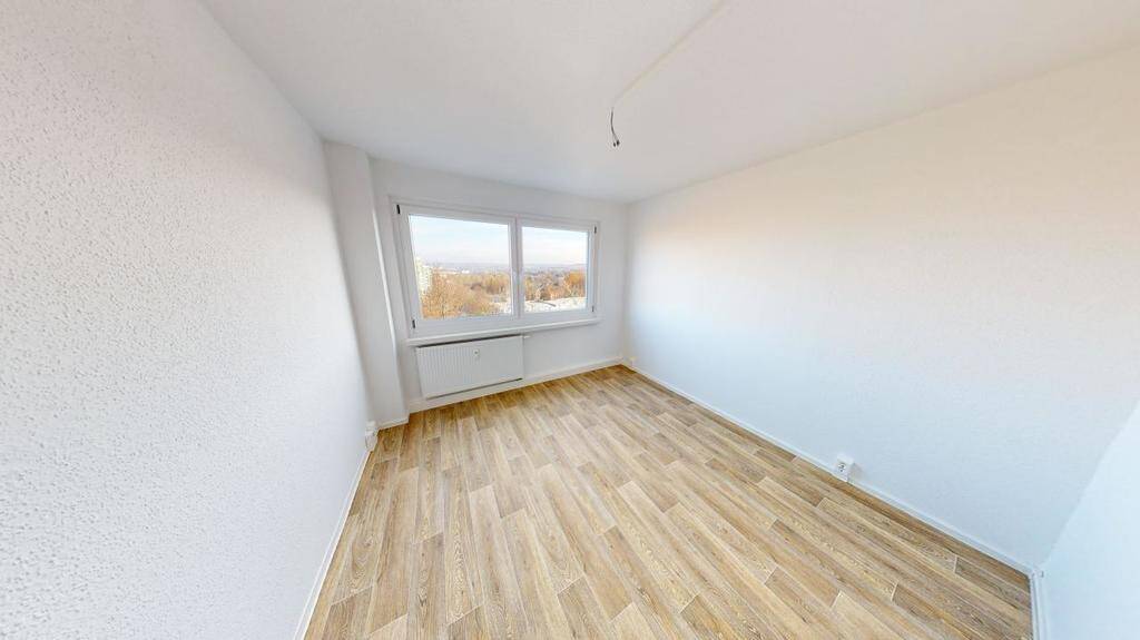 Tolle 3-Raum-Wohnung mit Balkon in sanierter Wohnanlage – Chemnitz – Vorschaubild 3