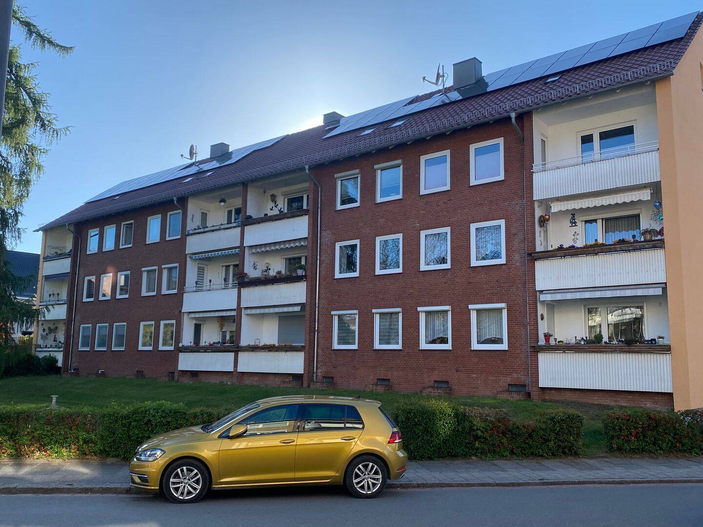 Freie 3-Zimmer-Wohnung mit Balkon und Mansardenzimmer in Bremen-Walle – Bremen – Vorschaubild 2