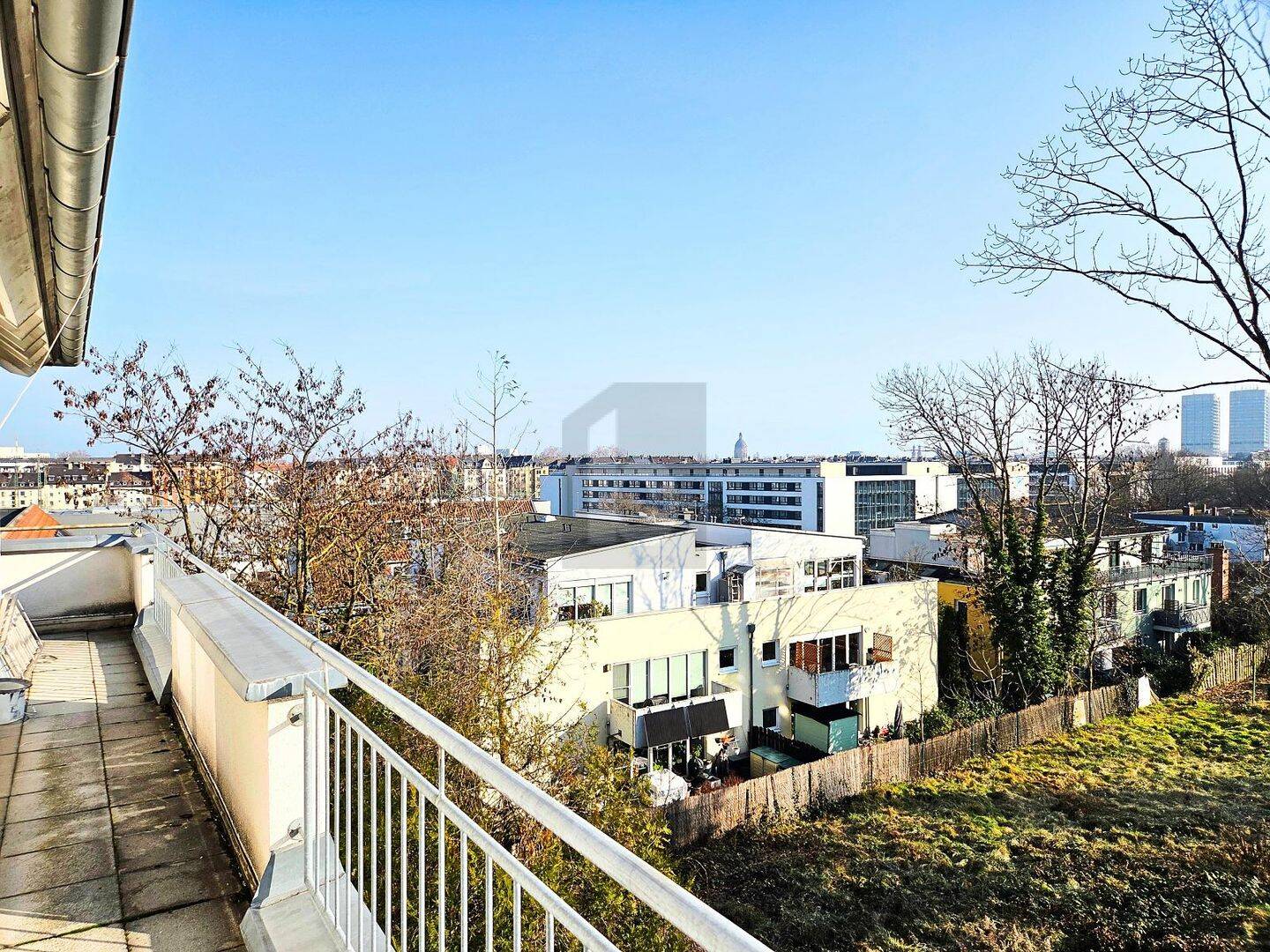 PENTHOUSEHÄLFTE - MIT TAUNUS- UND DOMBLICK! – Mainz – Vorschaubild 5