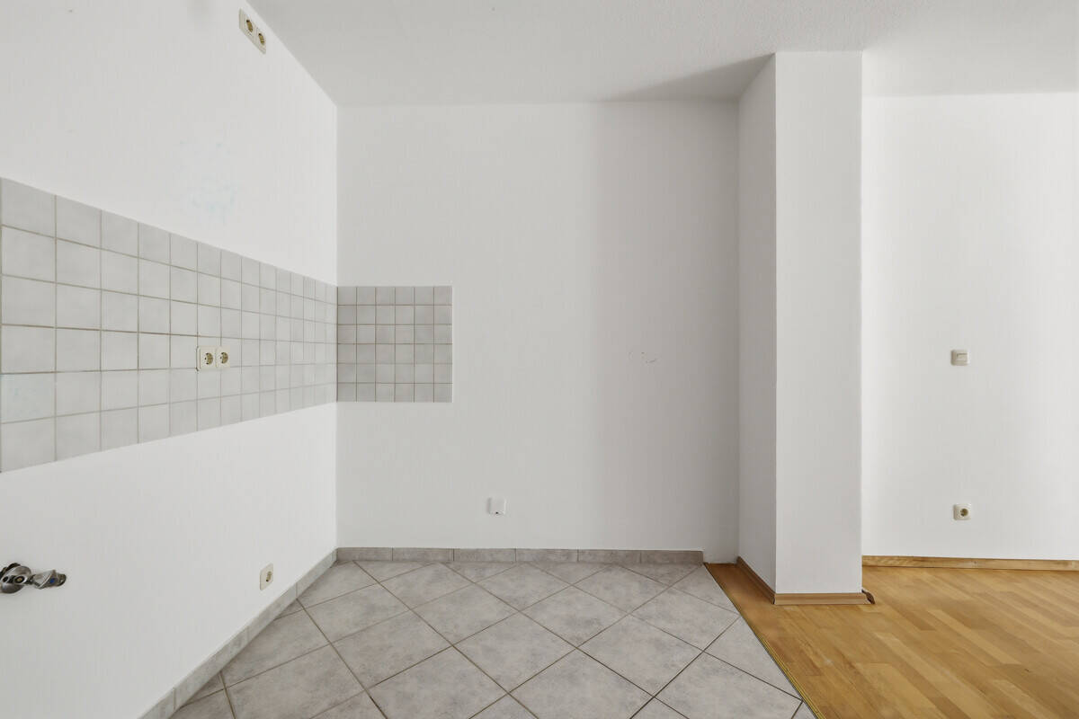 115 m² Wohn-/Nutzfläche - Einladende 2,5-Zimmer-Maisonettewohnung mit großzügigem hellem Hobbyraum – München – Vorschaubild 3