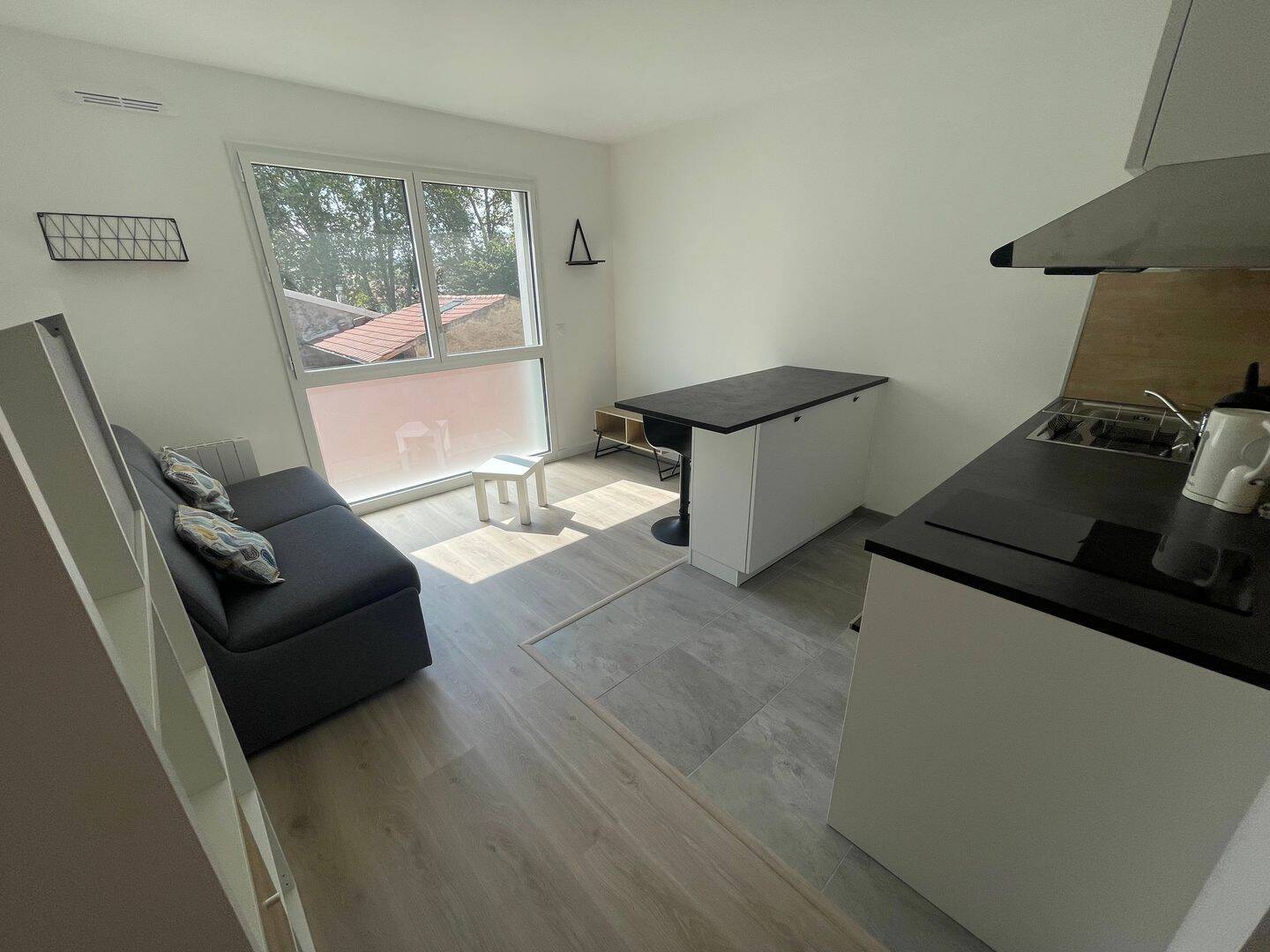 Appartement 1 pièce 25 m² · à Oullins-Pierre-Bénite · 24,7 m² · 745 €/mois